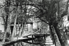 Raadhuisstraat 35 hoek Badhuisstraat. Huis is van de familie De Boer