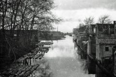 De vaart in Zaandam bij het Volkspark.